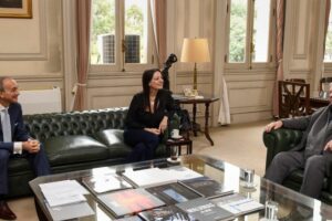 Universidades: El gobierno de Milei busca bajar la tensión con los rectores