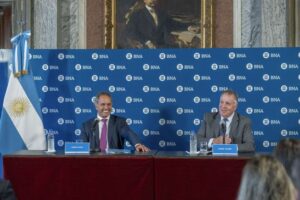 Previaje libertario: Daniel Scioli empuja un nuevo programa de turismo en cuotas