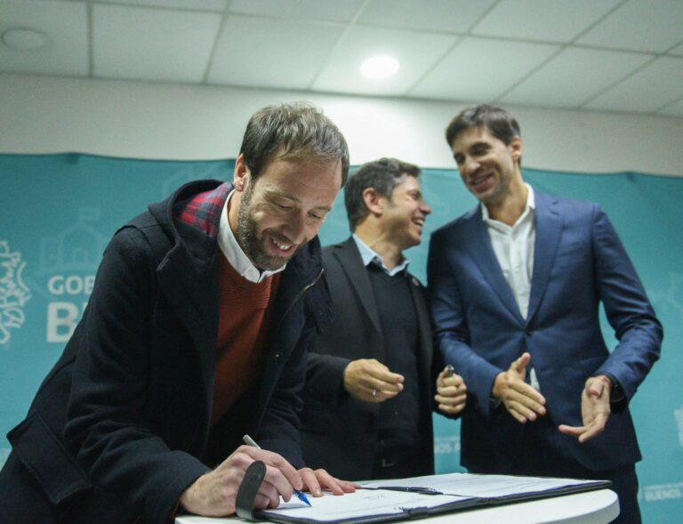 Passaglia rompió el hielo y ahora los intendentes PRO firman para cobrar el Fondo Municipal