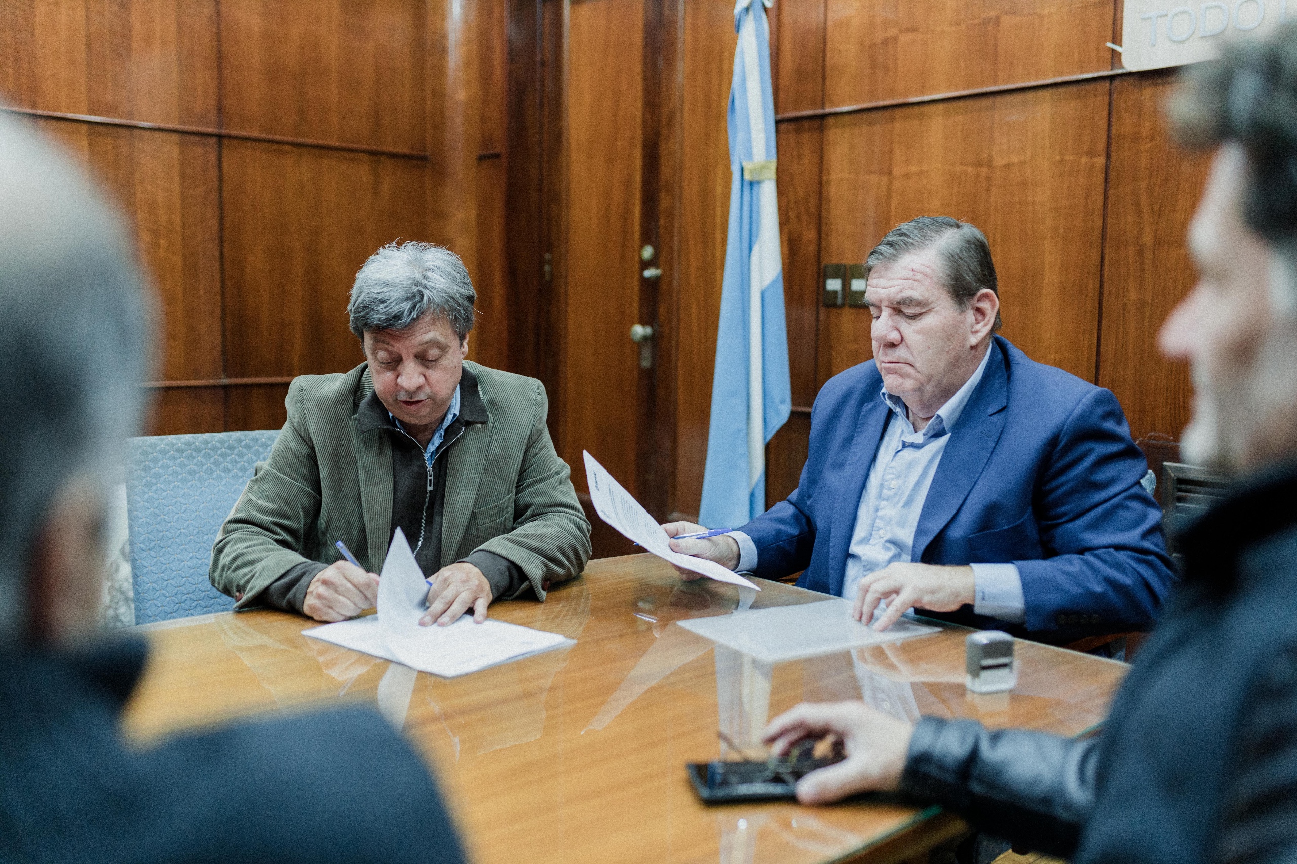 Firman convenio para brindar capacitaciones gratuitas y herramientas para la implementación de buenas prácticas agrícolas