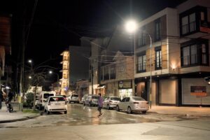 La Municipalidad continúa con el recambio de alumbrado público en barrios