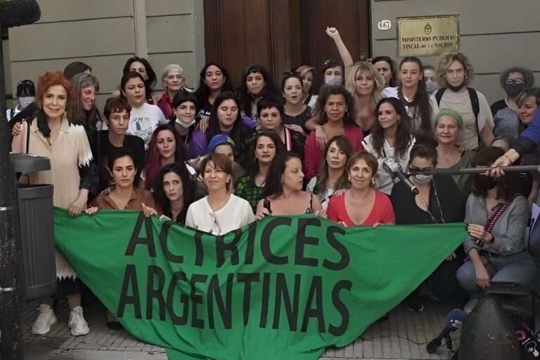 Actrices Argentinas reclamó que Kicillof “rompa el silencio” sobre las acusaciones contra Espinoza