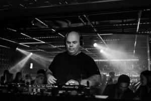 Nueves dj’s, cabina 360° y bailarines con la primera edición de la fiesta Big Fun