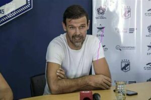 ALDOSIVI LE BAJÓ EL PULGAR AL DT YLLANA