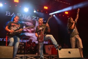 Tributos varios en otra noche de “Vamos las bandas”