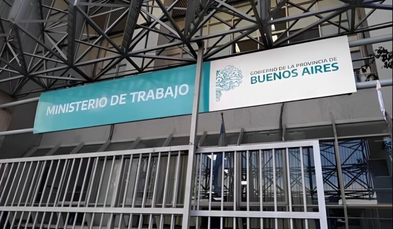 Un gremio de estatales le pidió a la Provincia que adelante el pago del aguinaldo