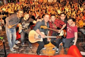 Santo pecado sigue homenajeando las cuatro décadas de canciones de Arjona