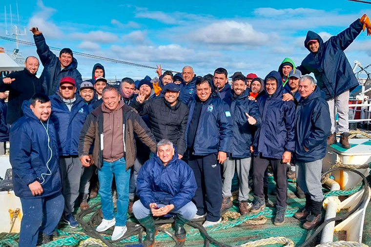 El SOMU acordó por el «dólar pesca» y se normaliza la actividad de los buques congeladores