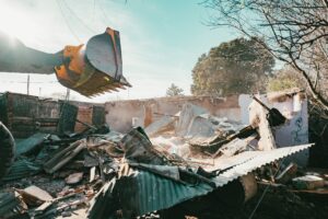 El Municipio demolió un búnker de venta de drogas en el barrio San Jorge