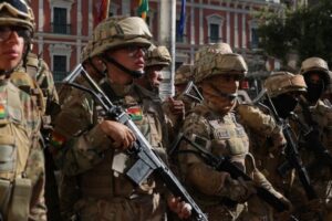 Bolivia: “Hay muchas versiones y entre ellas encontramos la del autogolpe”