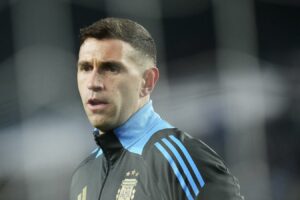 Continúan los homenajes para Emiliano ‘Dibu’ Martínez en Mar del Plata