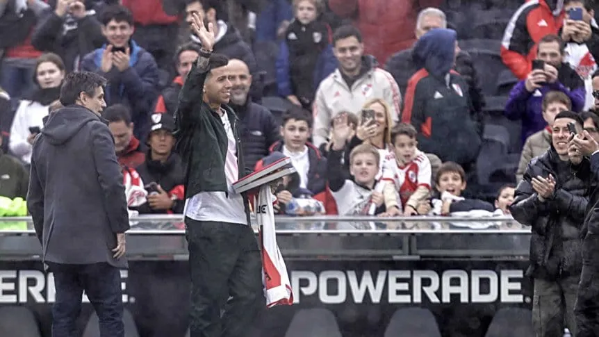 En el homenaje a Enzo Fernández, hinchas de River entonaron la canción racista del escándalo con Francia
