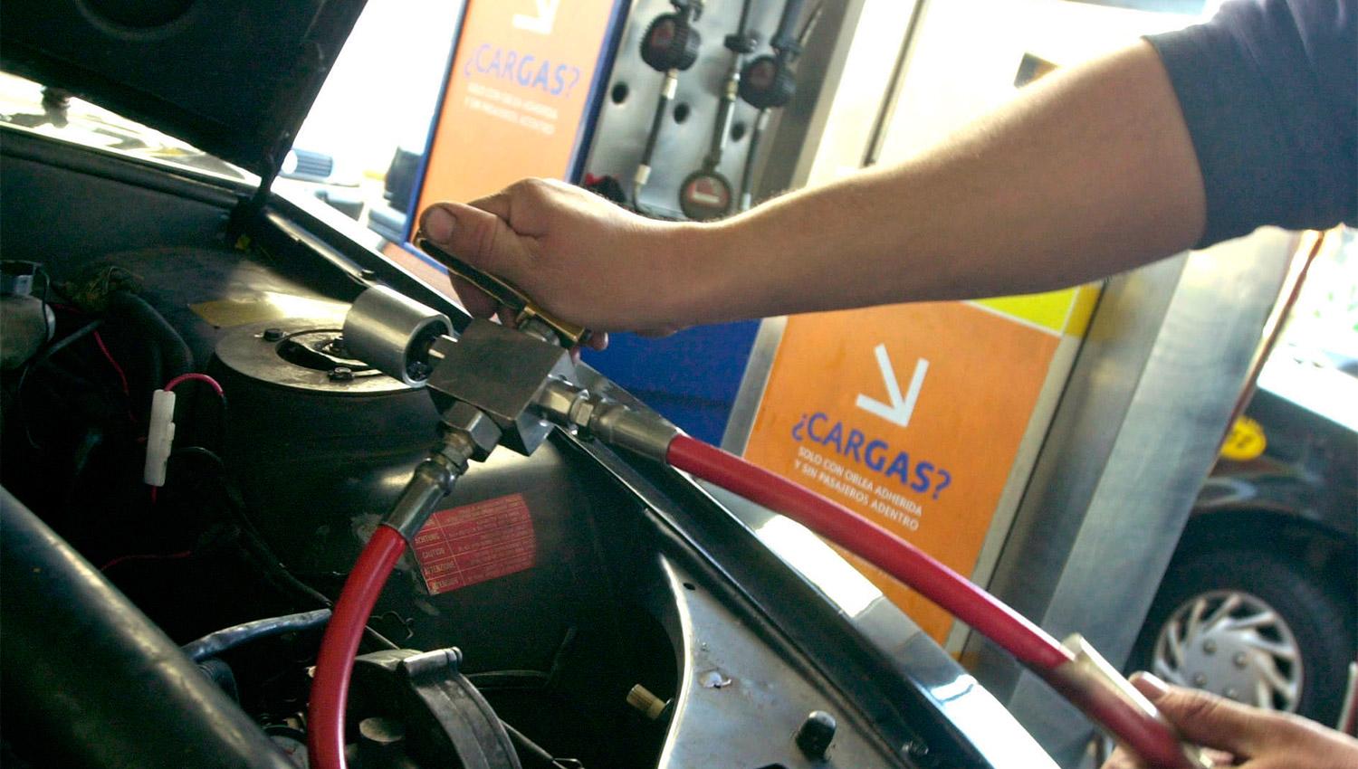 Hasta nuevo aviso cortan el GNC en estaciones para priorizar el consumo en hogares y hospitales