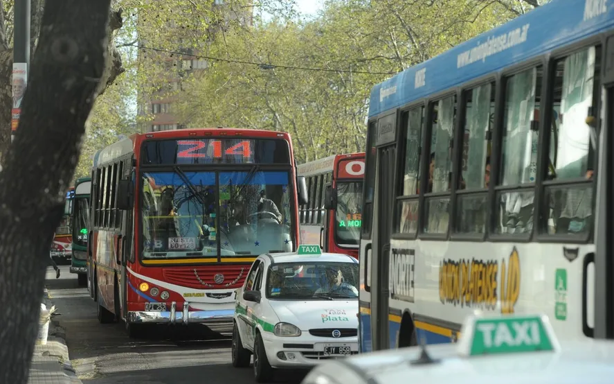 Huele a crisis: en La Plata cayó la cantidad de pasajeros que viajan en transporte público
