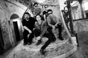 La banda Séquito Arrogante brindará un show a beneficio de un comedor barrial