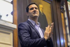 Próspero Abad perdió 25 intendentes bonaerenses de la UCR y ahora llama a la unidad partidaria