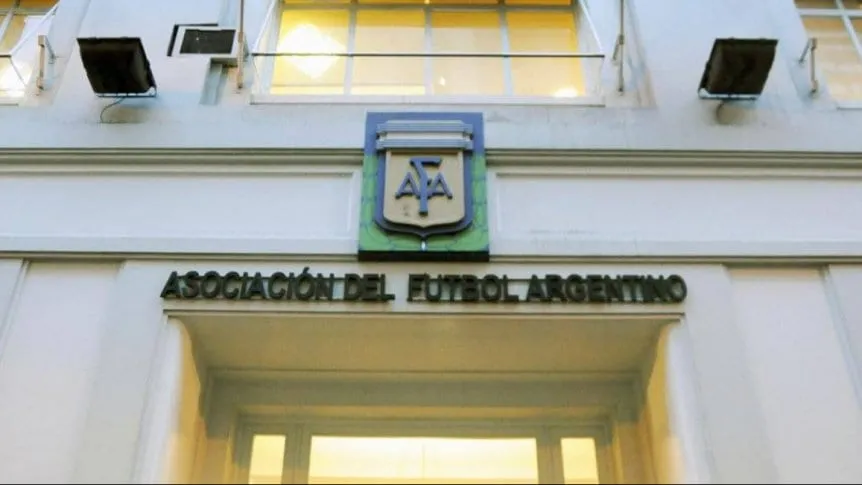 Más cambios en el mercado de pases de la Liga Profesional: las nuevas condiciones y fechas límite