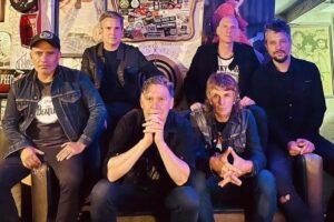 Ella es tan cargosa presenta en vivo su nuevo disco: “Fuera de moda”