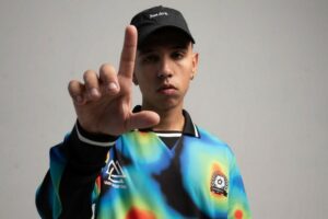 El ascendente rapero Oney1 presentará este viernes “Barras por deporte”