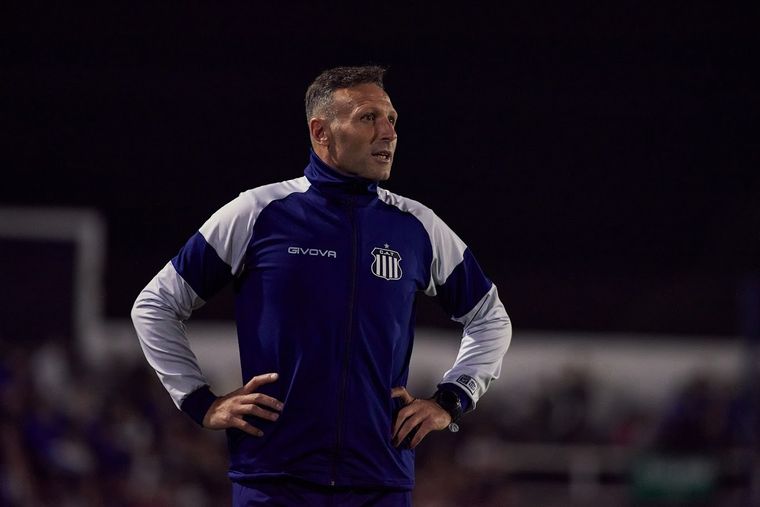 El lunes deparó la salida dos entrenadores más en el fútbol argentino
