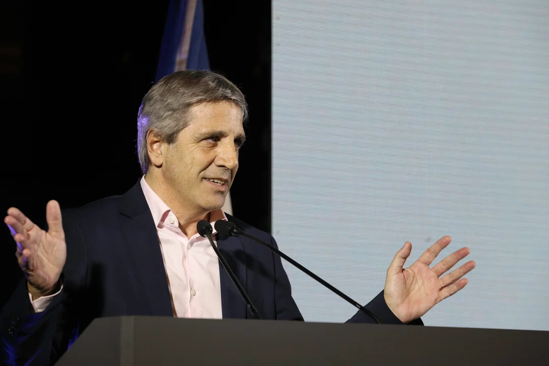 Caputo apuntó contra los municipios por la suba de tasas: “La baja de la inflación es innegociable”