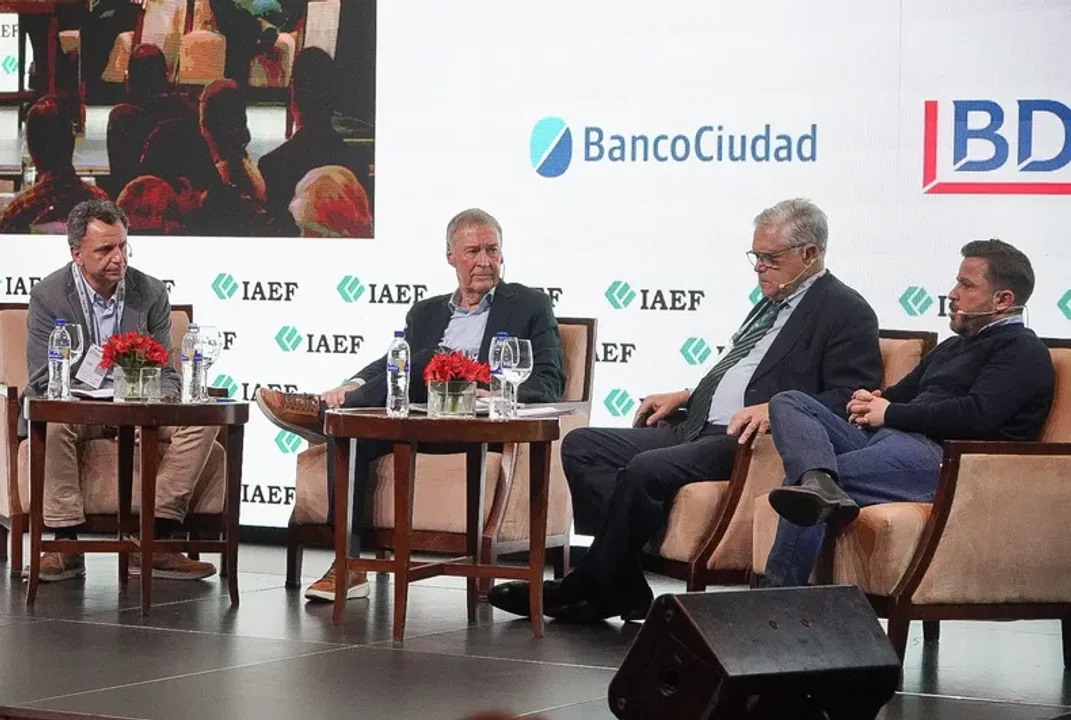 Ante empresarios en Mendoza: Milei junto a Yuyito alentó sobre la economía en marcha