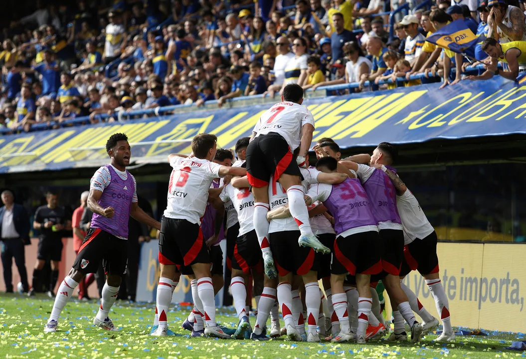 Con polémica, River le ganó a Boca en una nueva edición del Superclásico