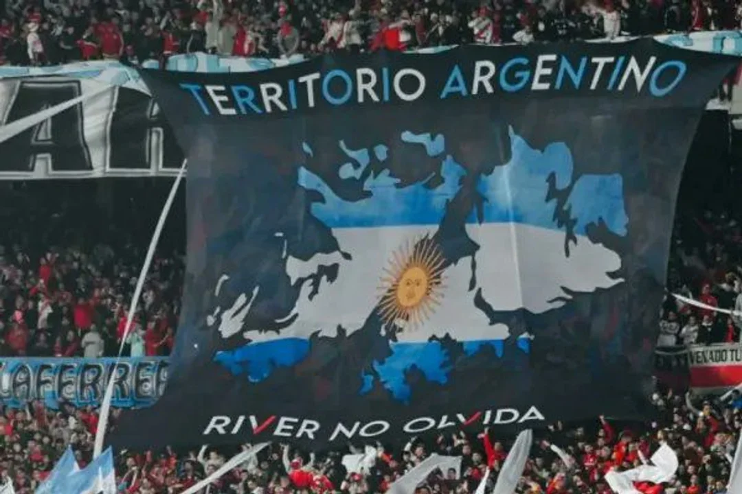 Diana Mondino enfrentó a Conmebol por la prohibición de banderas con las Islas Malvinas