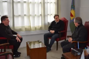 Seguridad: Montenegro trata con “el ministro que no habla, es un fantasma”