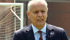 Javier Castrilli «El problema son los limpia nucas de Federico Beligoy «