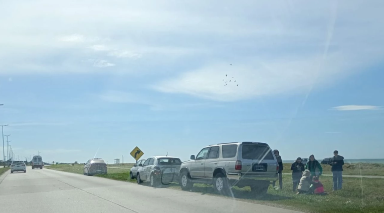 Ruta 11: tres vehículos participaron de un choque en cadena y una mujer fue asistida en la carretera