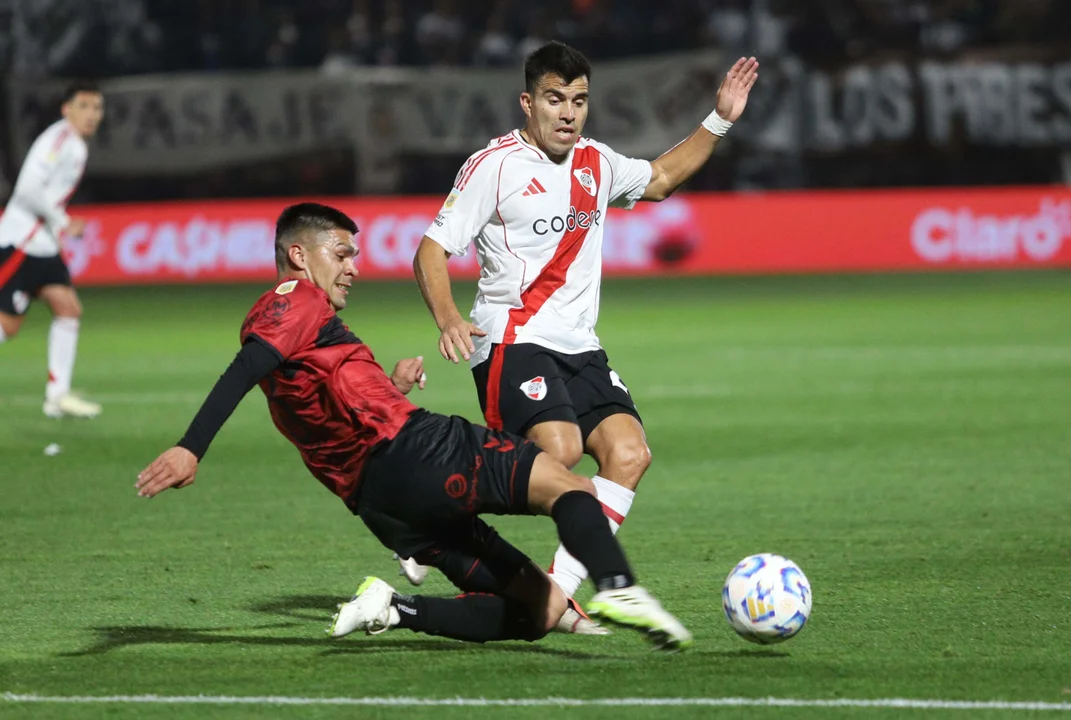 River empató con Platense y quedó más lejos de la punta