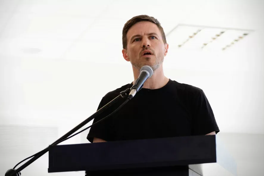 Desde la Provincia cruzaron fuerte a Daniel Scioli por fomentar el turismo exterior: «Mucha hipocresía»