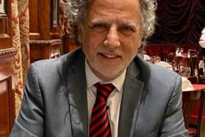 «Moretti debe transparentar la gestión en San Lorenzo  » (Dr. César Francis)