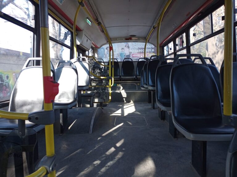 Gremios de transporte irán al paro por 24 horas el 30 de octubre: no habrá trenes, colectivos ni aviones