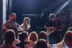 Soy Sofía, Dani Ferretti y Daniel Arena traen el “Viva o folk tour”