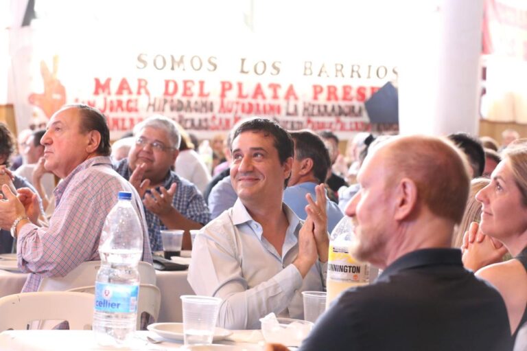 La UCR Bonaerense homenajeó a Raúl Alfonsín en un acto en Mar del Plata con Abad de anfitrión