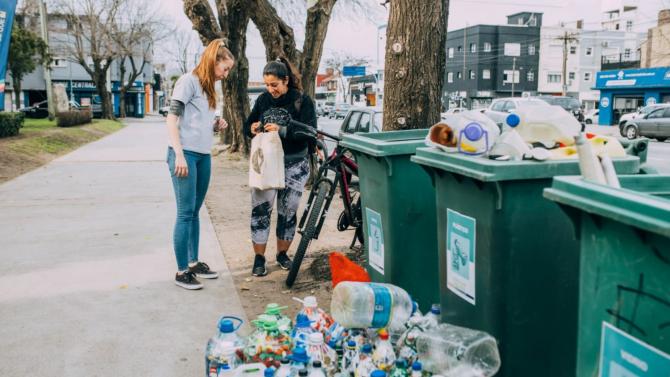 El Punto Verde recibió más de 12.000 kilos de residuos tecnológicos y 3.000 ecobotellas