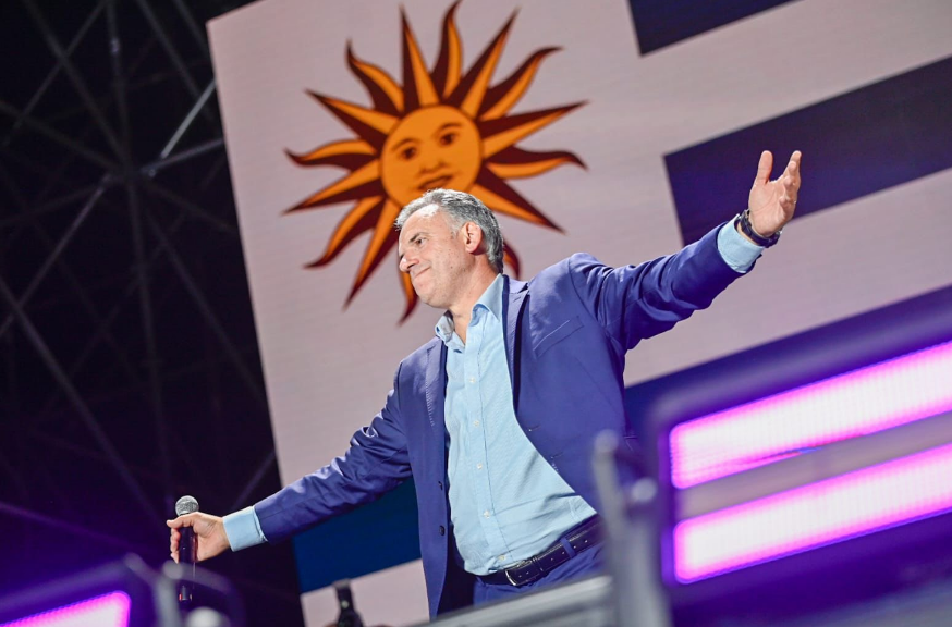 Uruguay: cómo se lee la victoria de Yamandú Orsi en la región y qué espera de la relación con Argentina