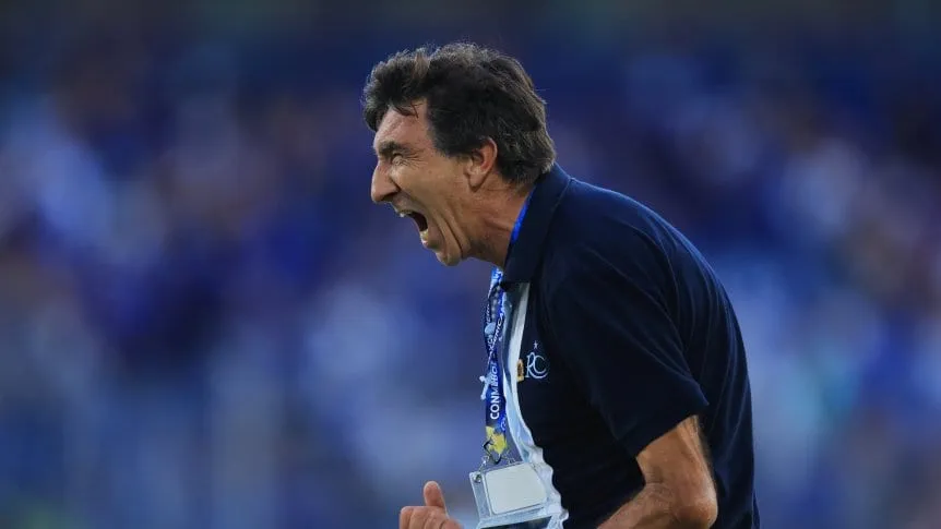 Costas, picante tras la consagración de Racing: «No hay que olvidar la falta de respeto que tuvieron contra ellos»