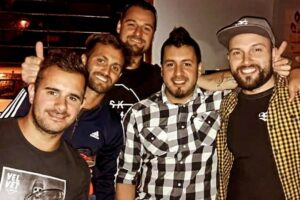 Todos los éxitos del rock nacional con los locales Mondiola