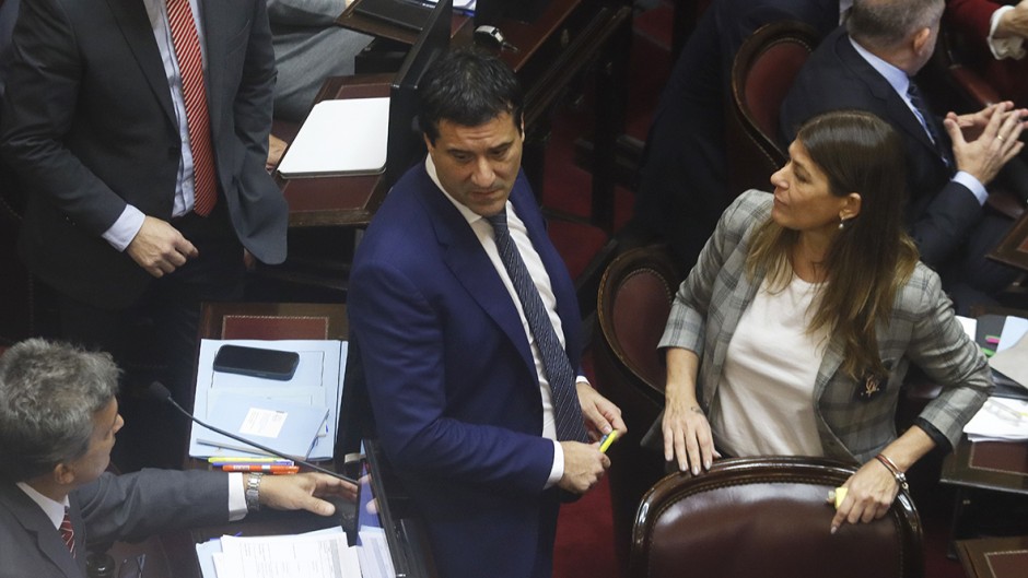 Rara avis radical se alineó con senadores del PRO: Tendencia pronunciada