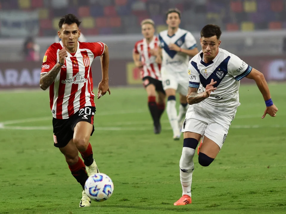 Estudiantes es el ganador del Trofeo de Campeones después de golear a Vélez