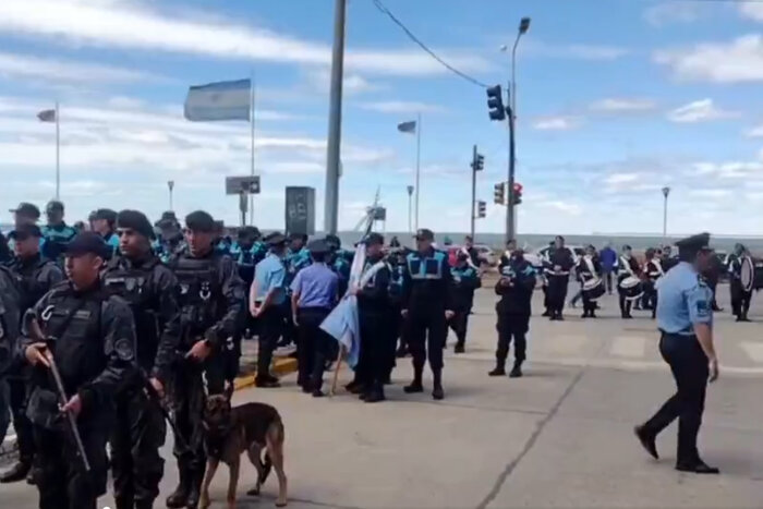 Sorpresa en cierre de acto oficial: una banda tocó «Quién se ha tomado todo el vino» en presencia de Patricia Bullrich