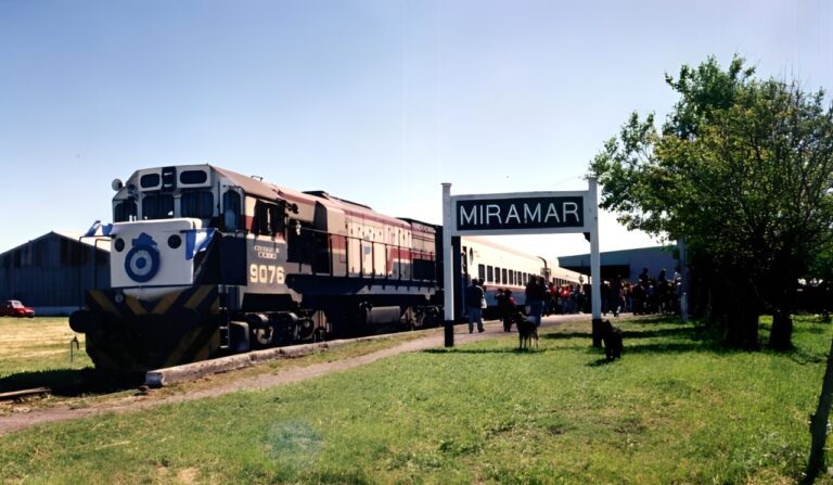 Tren turístico entre Mar del Plata y Miramar: Entró en vía muerta