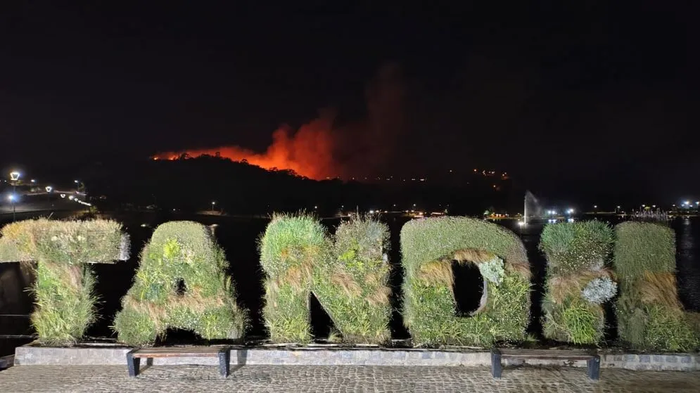 Incendios en sierras de Tandil en cercanías del lago: Suman dotaciones para controlar el fuego
