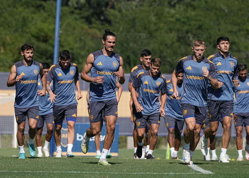 Boca pierde terreno y piensa en cuatro nombres por un lugar en el mediocampo