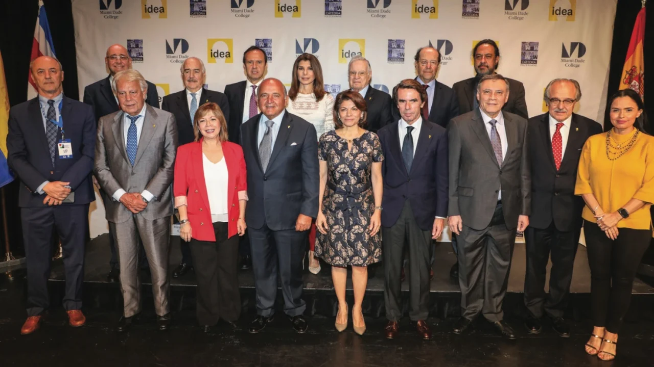 Edmundo González Urrutia llegará a Venezuela acompañado por un grupo de expresidentes