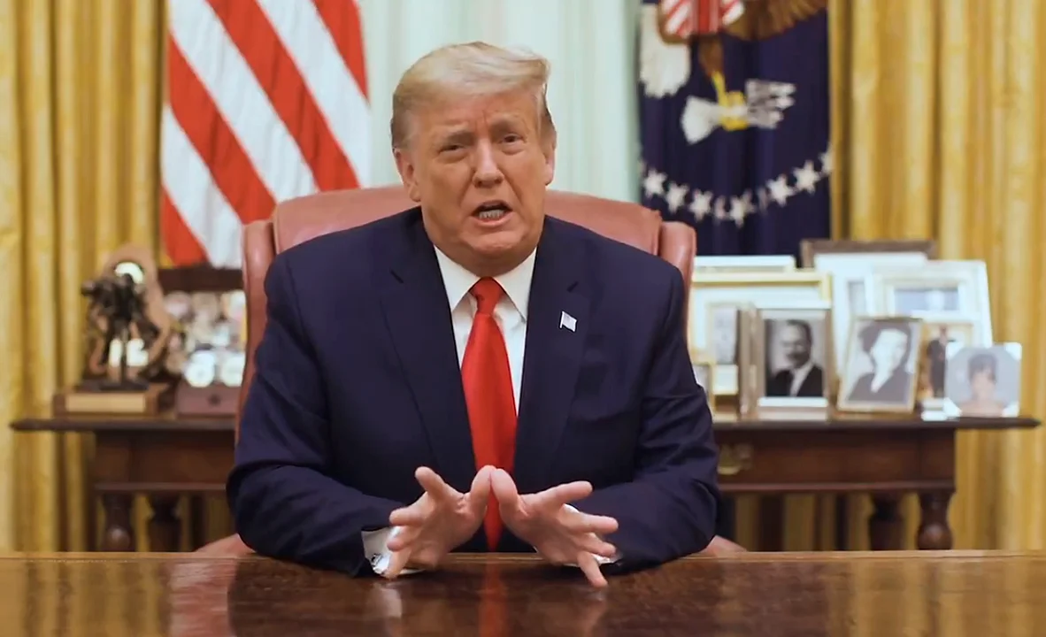 Trump aplica duras sanciones a Colombia, que no aceptó aterrizajes de aviones con migrantes deportados