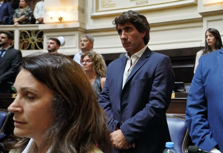 Diputado radical advierte sobre amenazas a la democracia: Las fundamentaciones